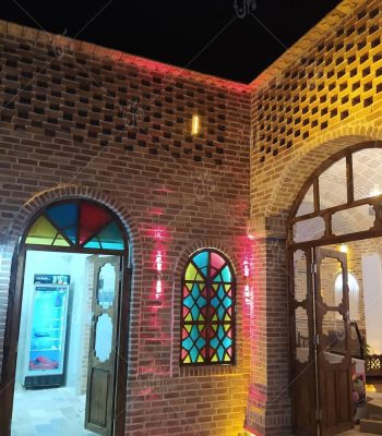 نمای سنتی آجری سفره خانه سنتی