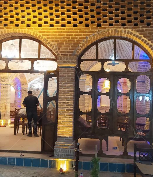 نمای قدیمی رستوران و سفره خانه سنتی